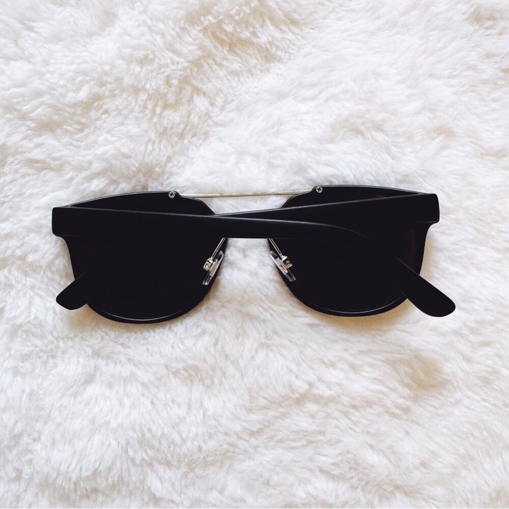 Ansel Black Bold Round Sunglasses - Picture 9 of 9